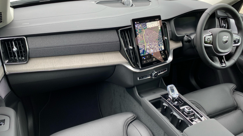 Volvo XC90 2.0 T8 PHEV Ultra Dark 5dr AWD Geartronic Estate